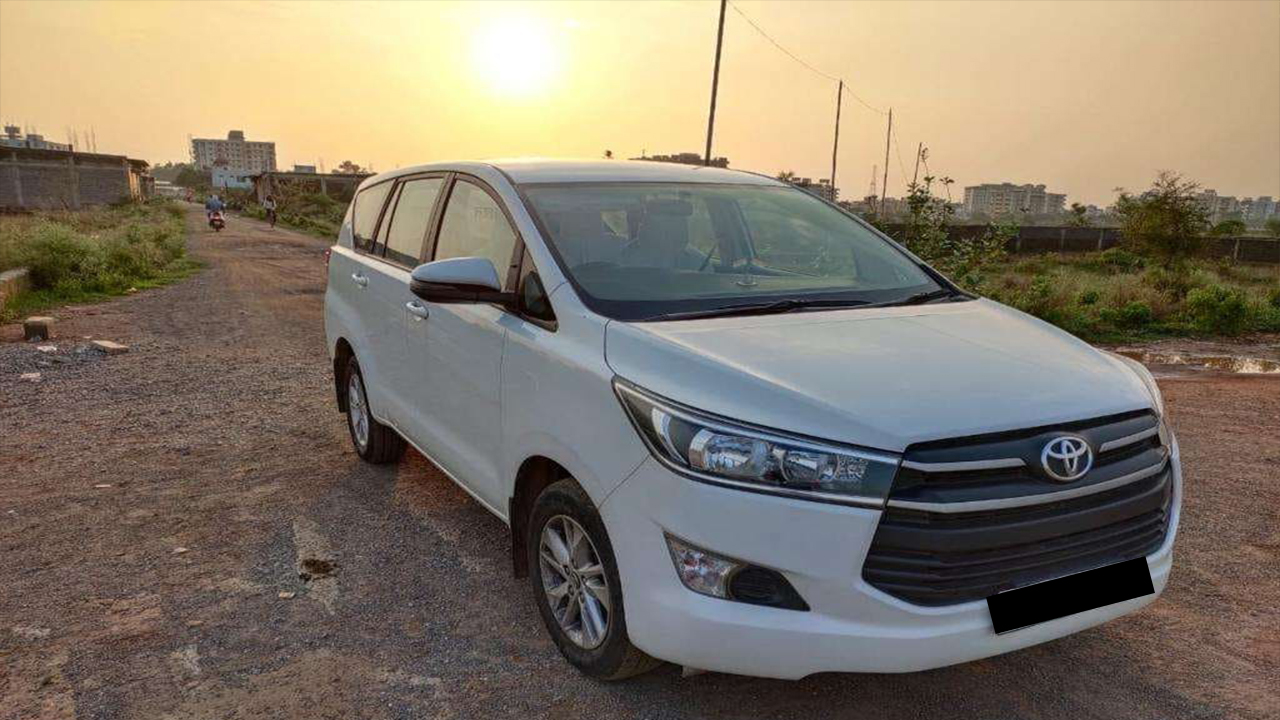 innova crysta